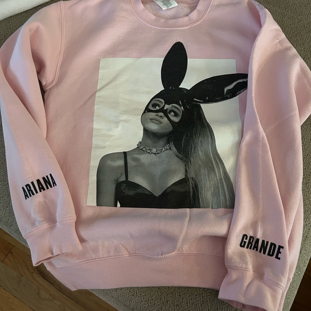 Small women’s sweatshirt pink